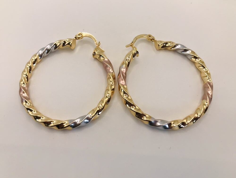Women's Tri Color 14k Gold Plated 1.5in twist round hoop earrings Oro laminado